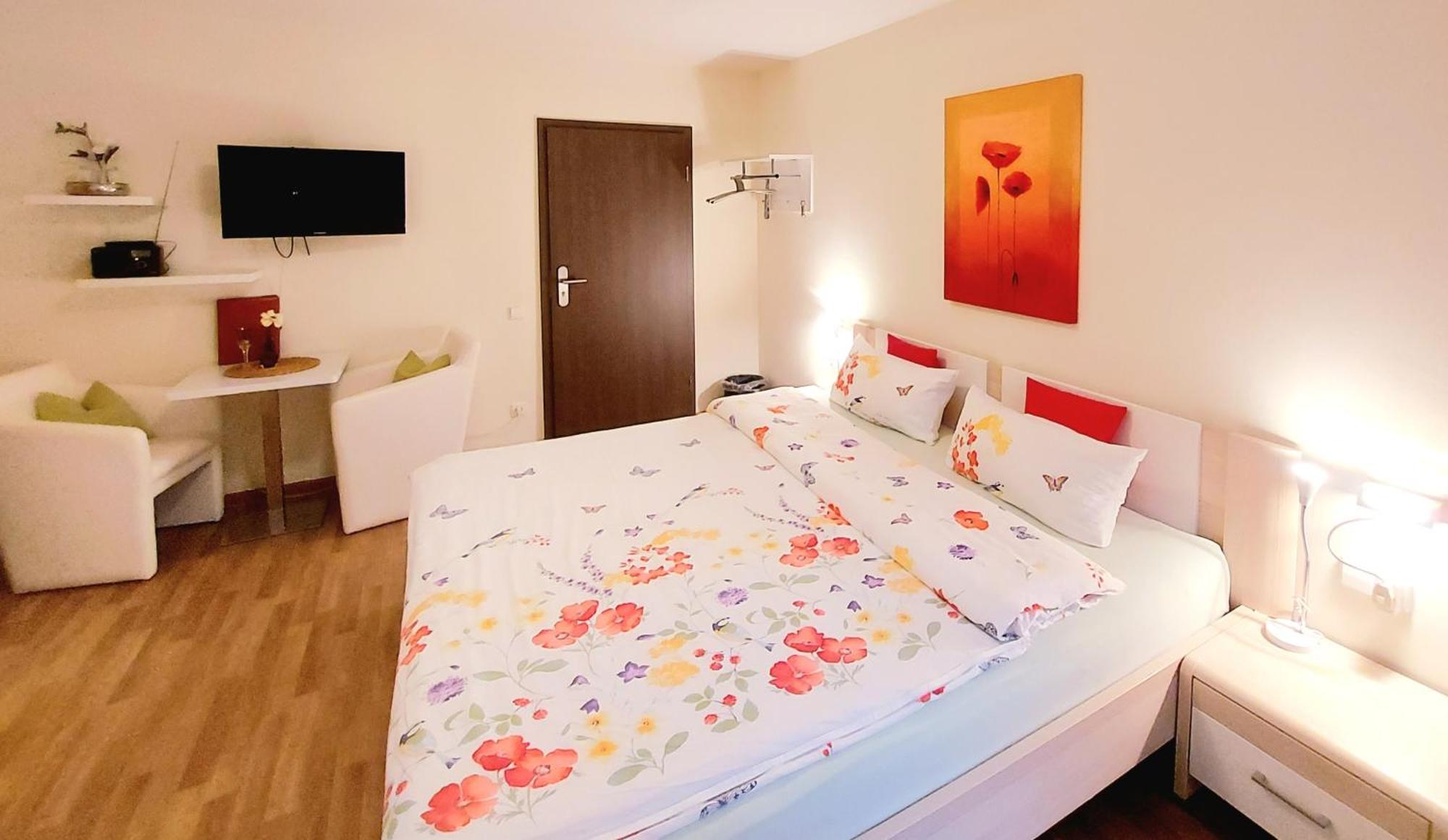 Gaestehaus Roehm Ilbesheim bei Landau in der Pfalz Екстериор снимка
